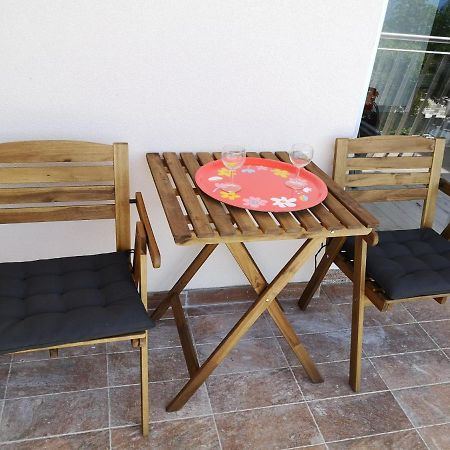 Apartmani Mentha&Lipa Novi Vinodolski Bagian luar foto