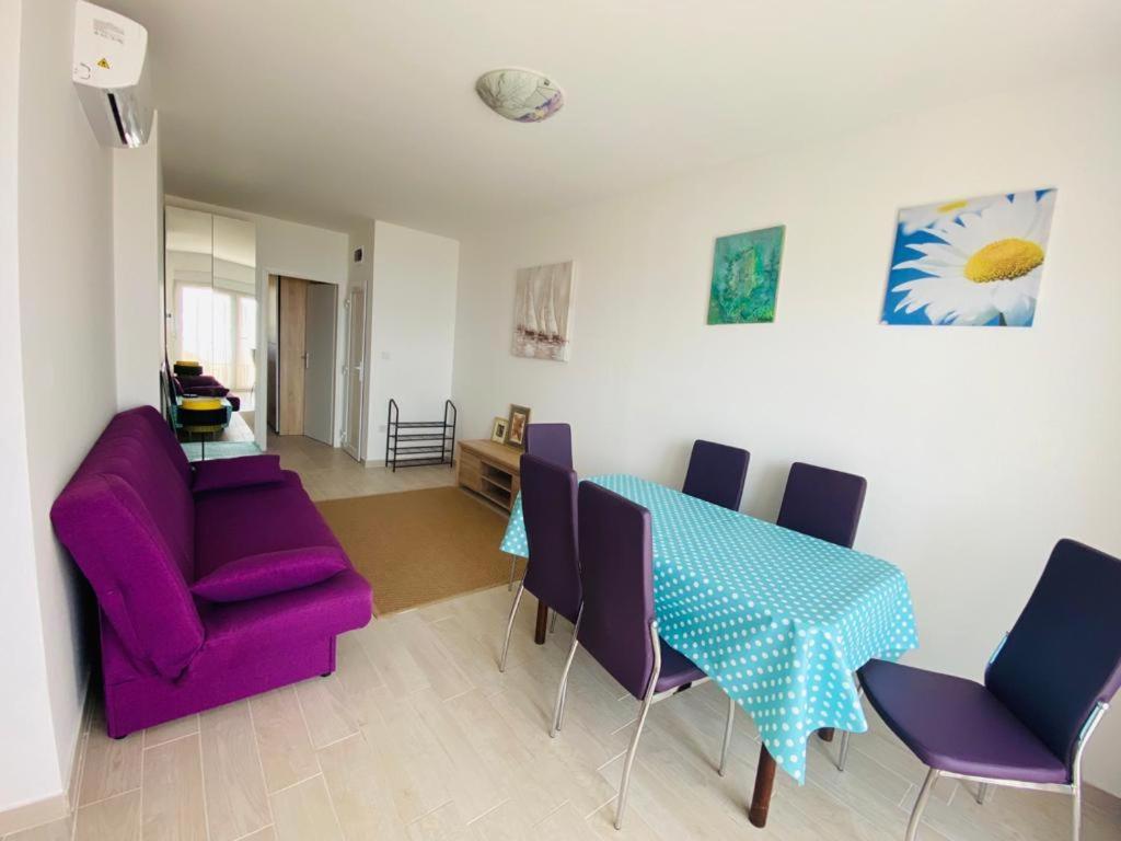 Apartmani Mentha&Lipa Novi Vinodolski Bagian luar foto